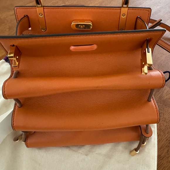 Tory Burch Radizwill accordion handbag - Picture 10 of 16